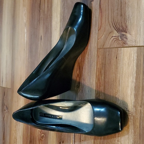 Anne Klein wedge shoe size 9.5 - Picture 2 of 8